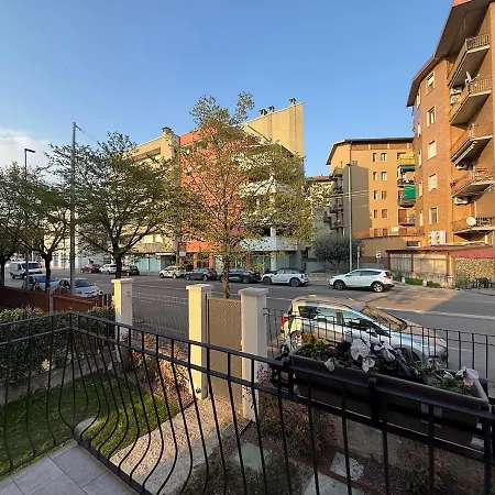 Nyaraló Villa Con 3 Suite, Giardino, Garage E Parcheggio Privato Verona