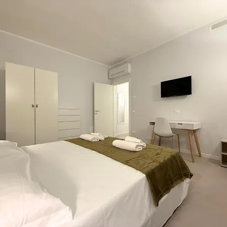 Budi - 3 Con Bagno Privato, Garage E 4 Posti Auto 维罗纳