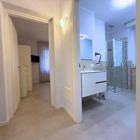 Budi - 3 Con Bagno Privato, Garage E 4 Posti Auto 度假居