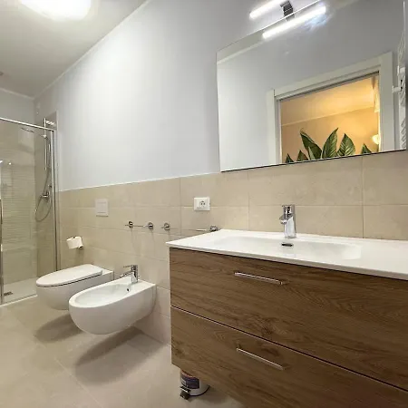 Budi - 3 Con Bagno Privato, Garage E 4 Posti Auto 维罗纳