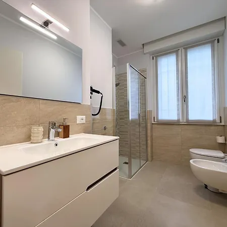 Con 3 Suite, Giardino, Garage E Parcheggio Privato Сasa de vacaciones