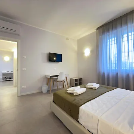Con 3 Suite, Giardino, Garage E Parcheggio Privato Сasa de vacaciones *